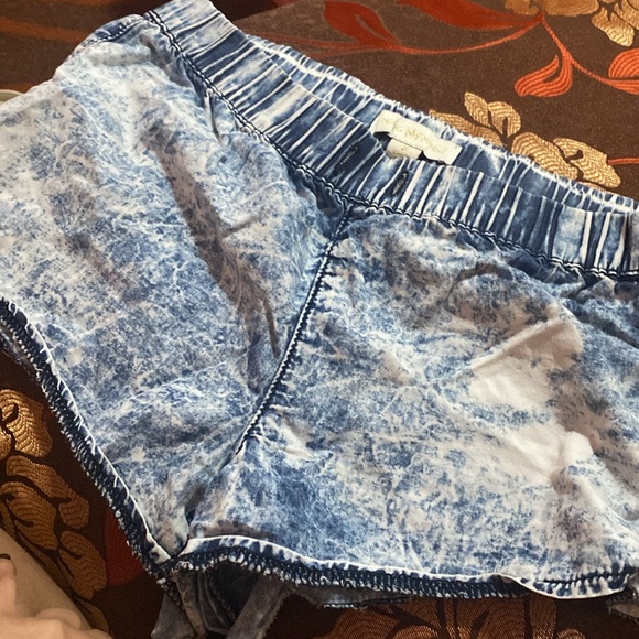Shorts - Picture 7 of 7